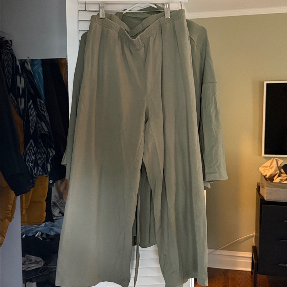 STORQ Olive Green Kimono set. Tank, robe + pants - Picture 3 of 4